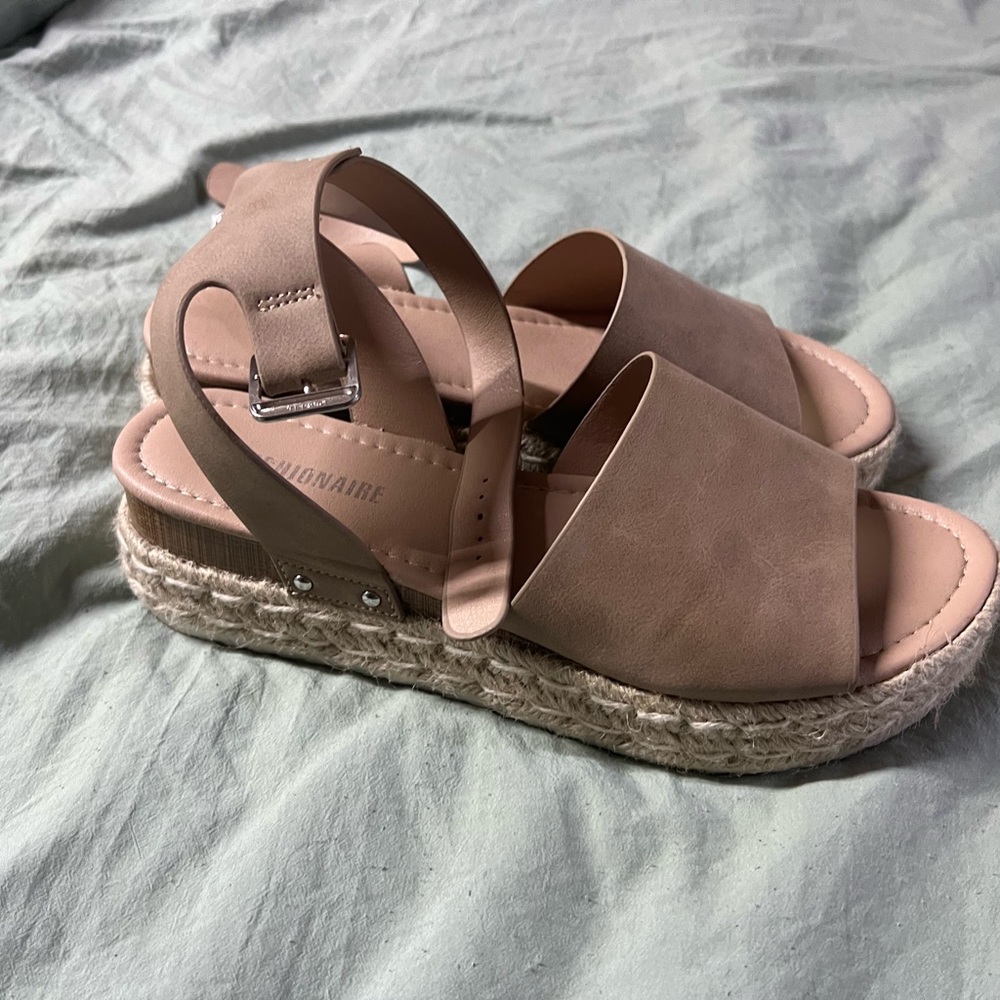 Cushionaire Platform Sandals